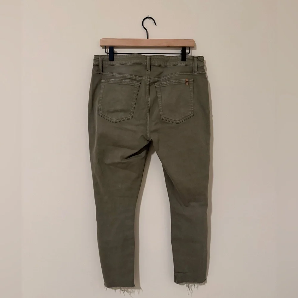 Joe’s Jeans Military Green Distressed Jeans Size 31